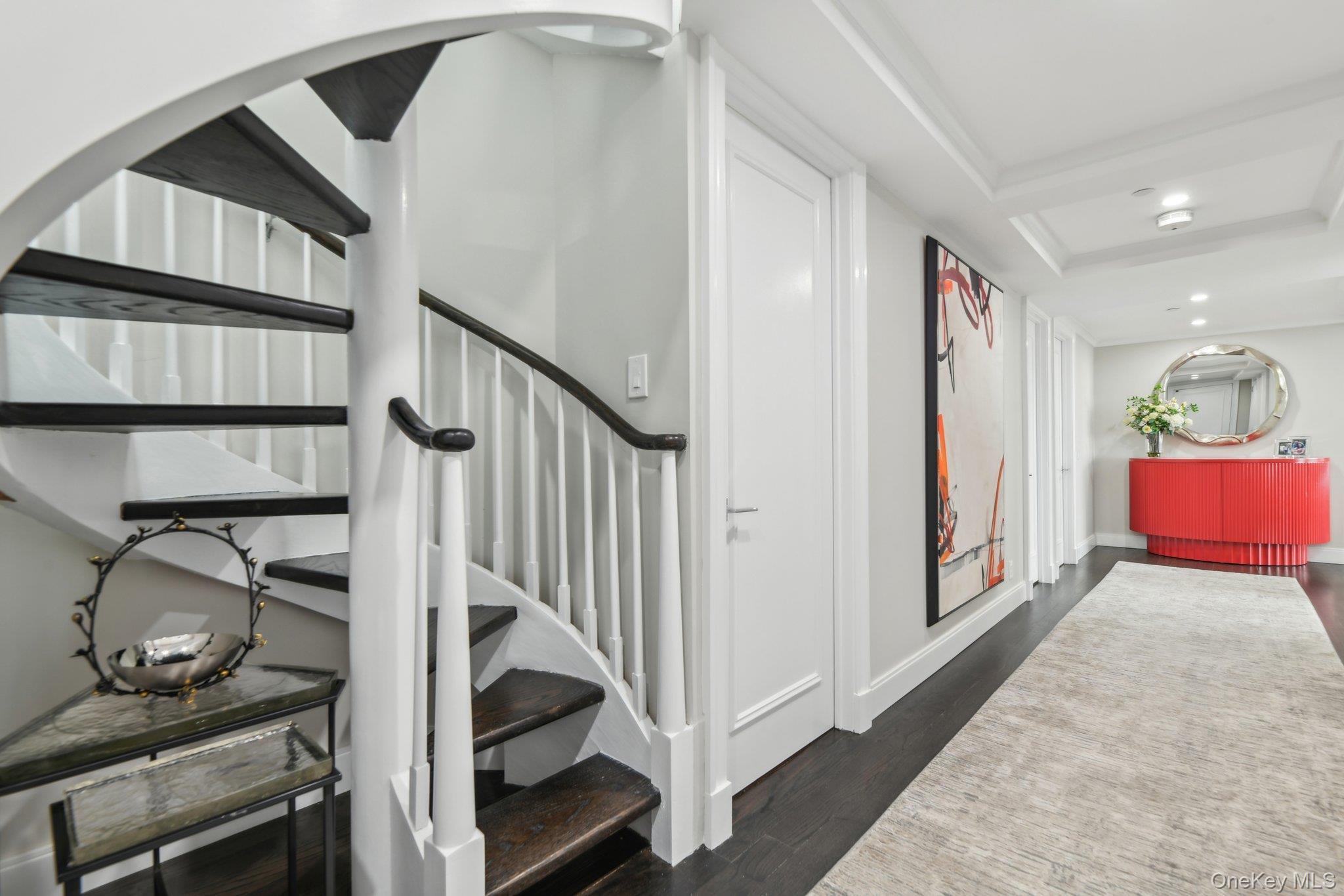 100 Hilton Avenue 901