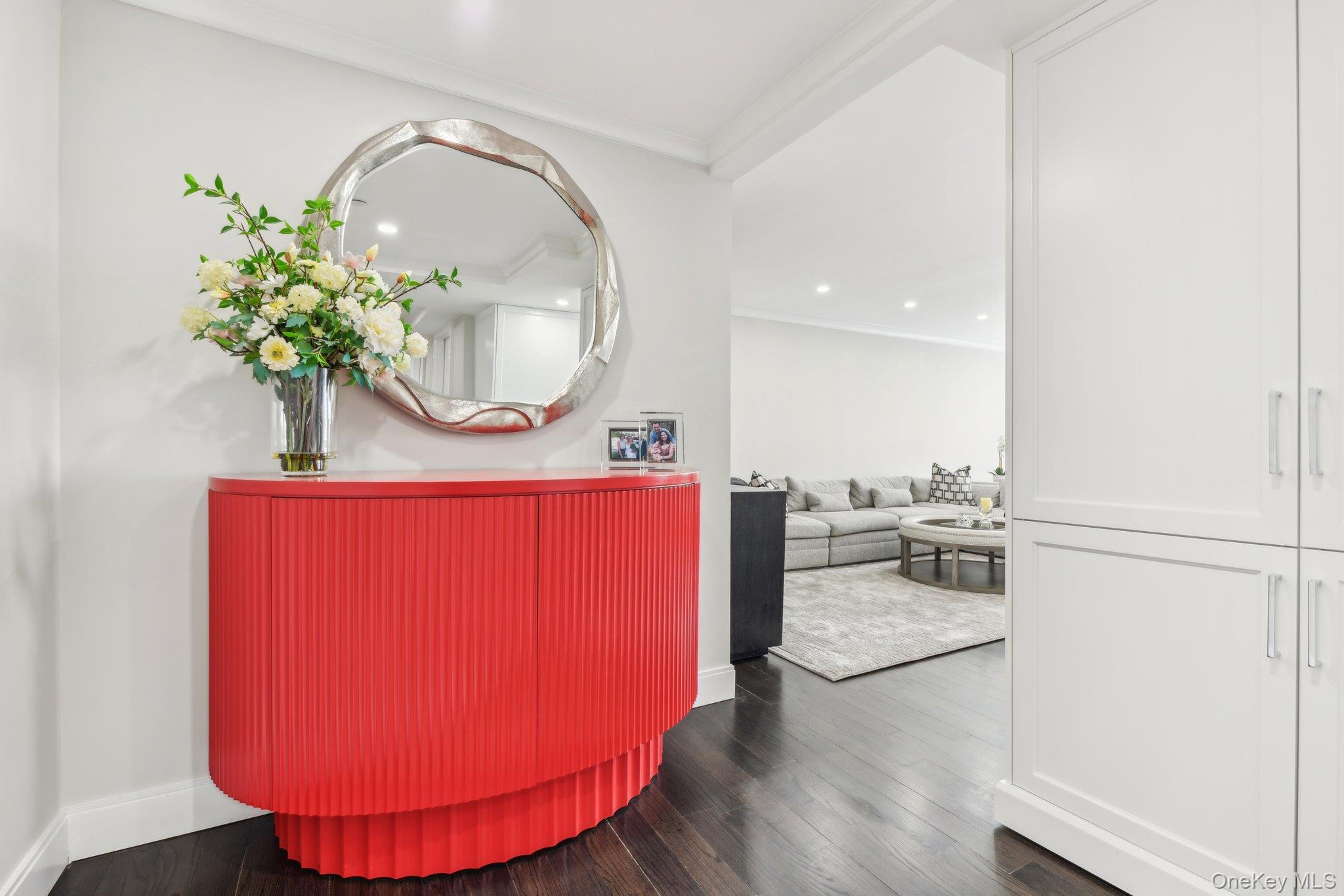 100 Hilton Avenue 901