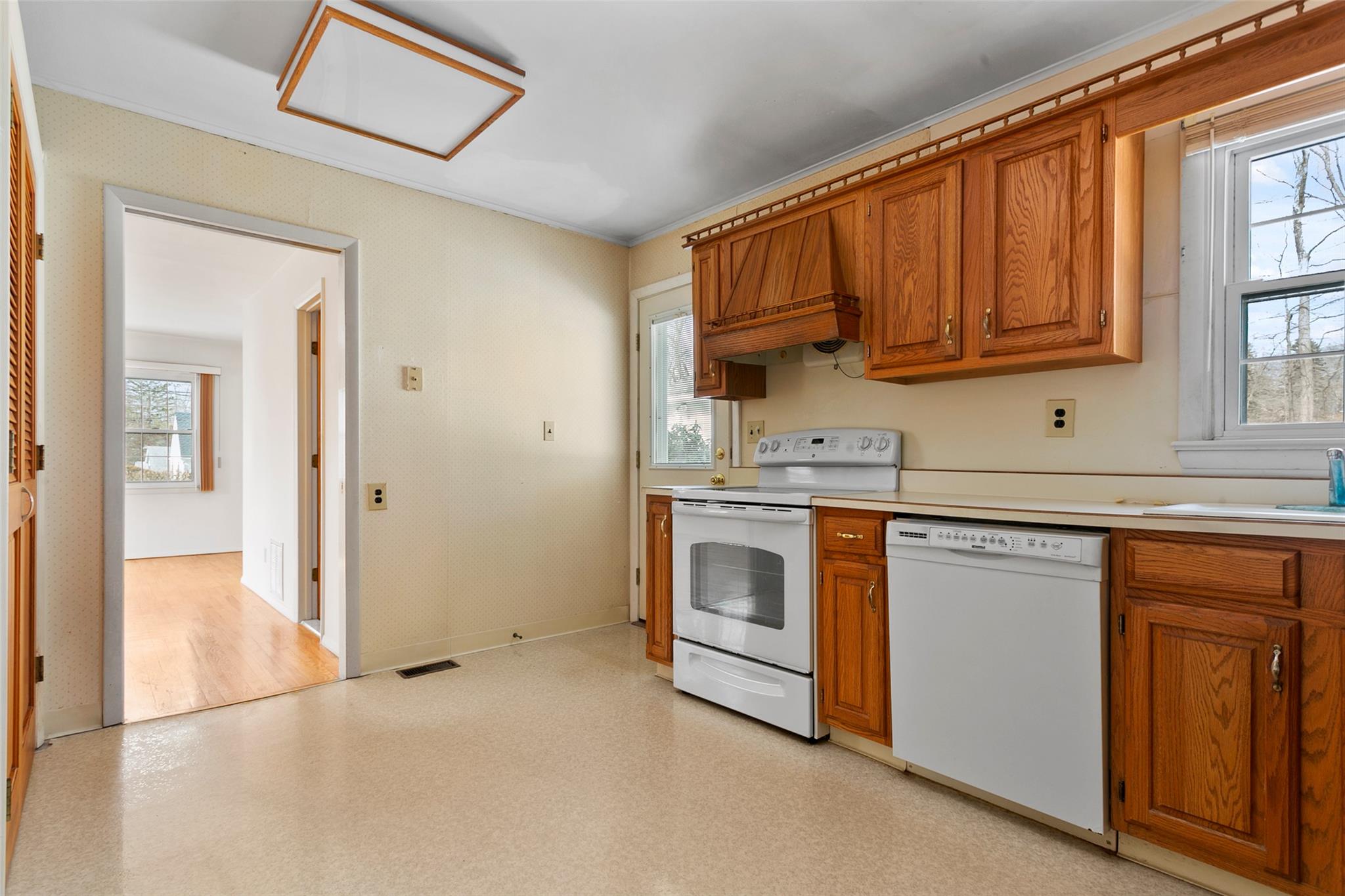 6 Park Lane, Mahopac, New York image 7