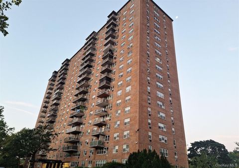 Homes For Sale - 825 Morrison Avenue #12F<br/> Bronx County, Bronx, NY 10473