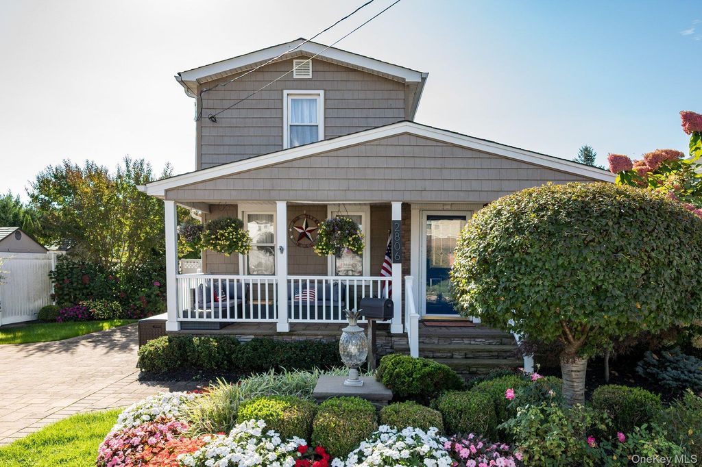 Photo of 2806 Wilson Avenue, Bellmore, NY 11710 (MLS # 922257)