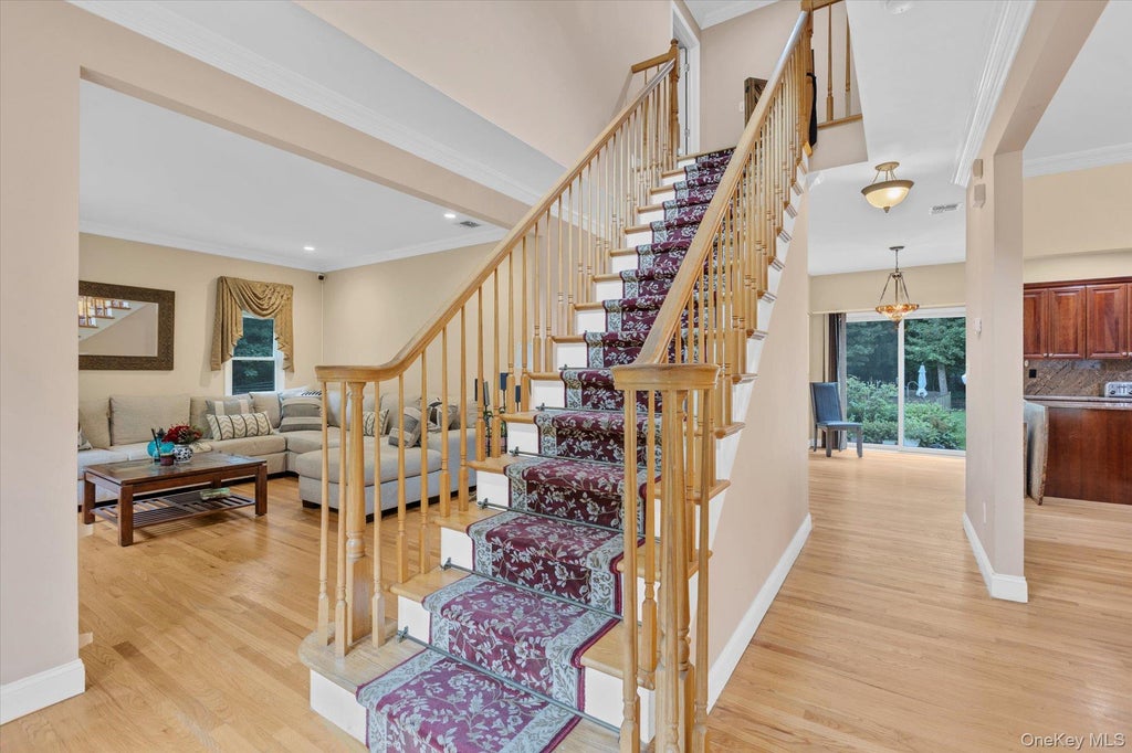 Photo of 25 Pashen Place, Dix Hills, NY 11746 (MLS # 1064256)
