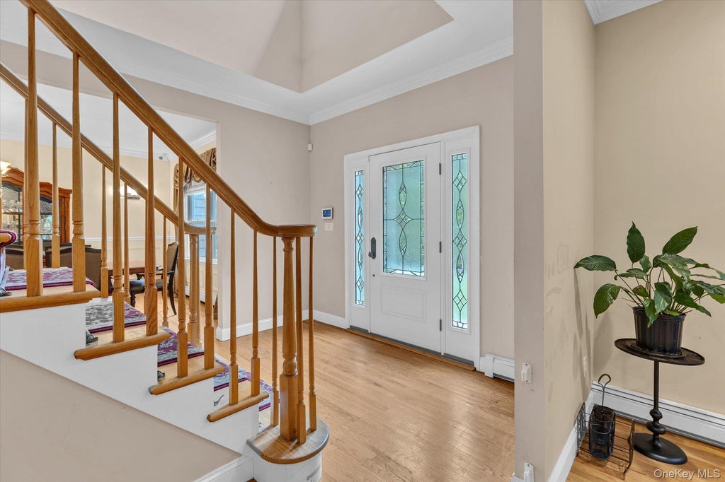 Photo of 25 Pashen Place, Dix Hills, NY 11746 (MLS # 1064256)