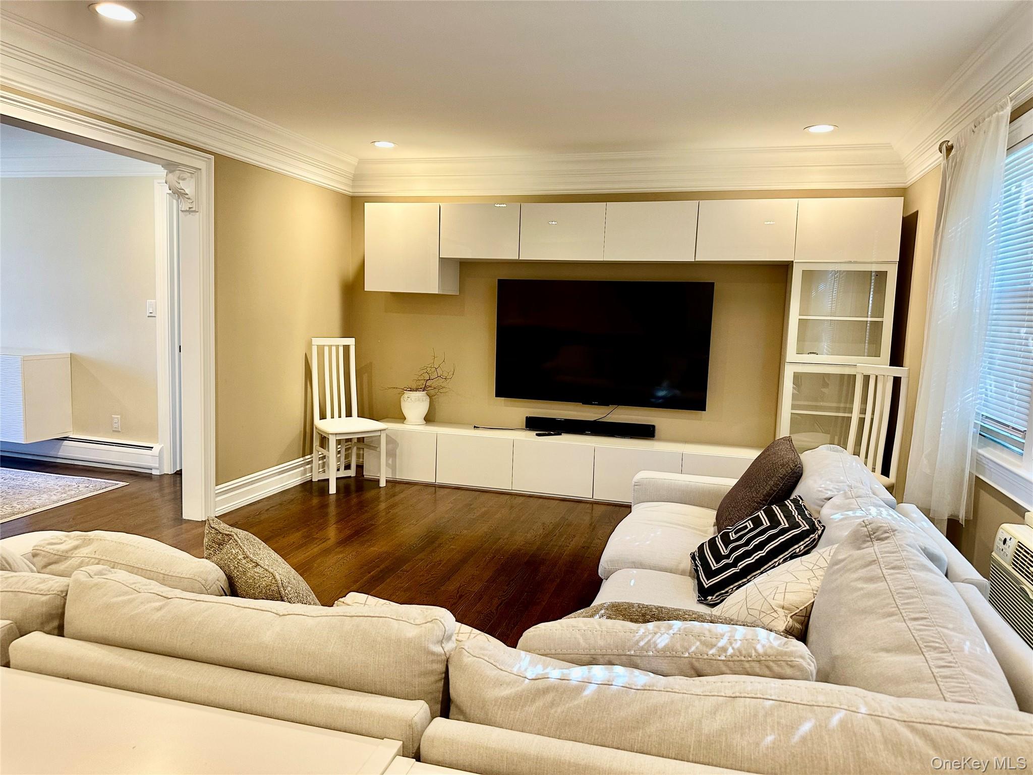 2 Oxford Court 8012