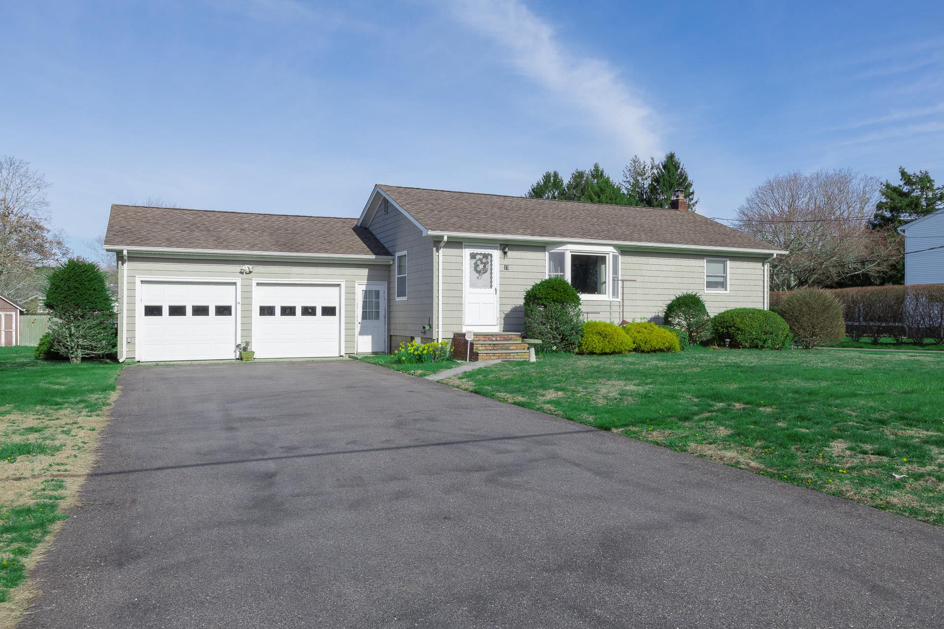 13 Tuttle Avenue, Eastport, New York image 4
