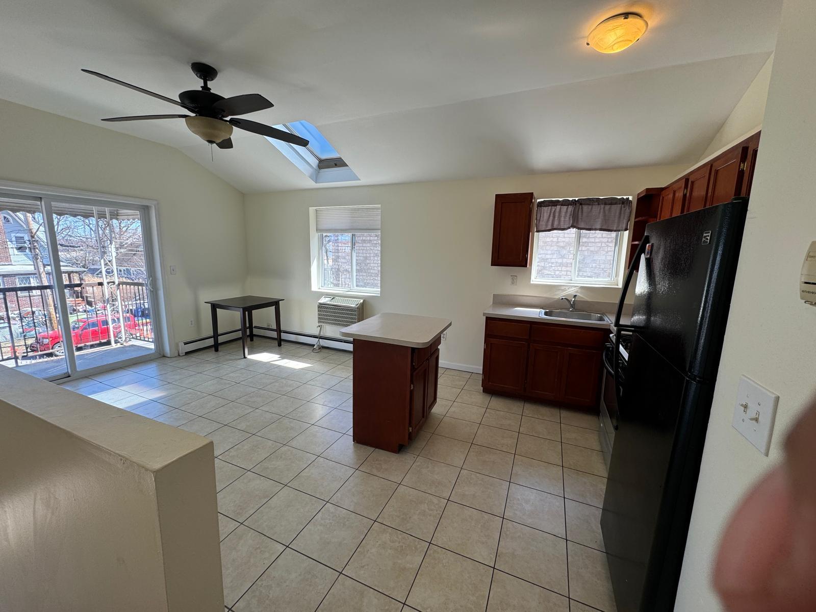 Photo 1 of Pugsley Avenue, Bronx, New York, $2,950, Web #: 844285
