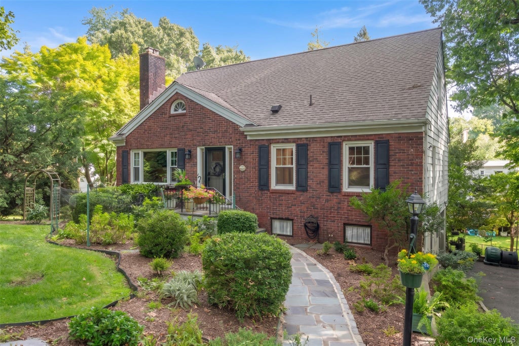 Photo of 36 Myrtle Avenue, Dobbs Ferry, NY 10522 (MLS # 1045119)