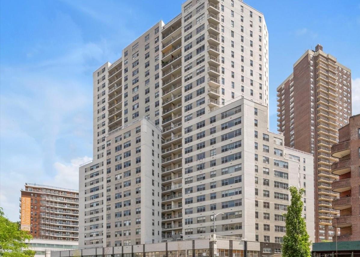 Queens Boulevard 14-25, Kew Gardens, Queens, NY - 1 Bathrooms  
3 Rooms - 
