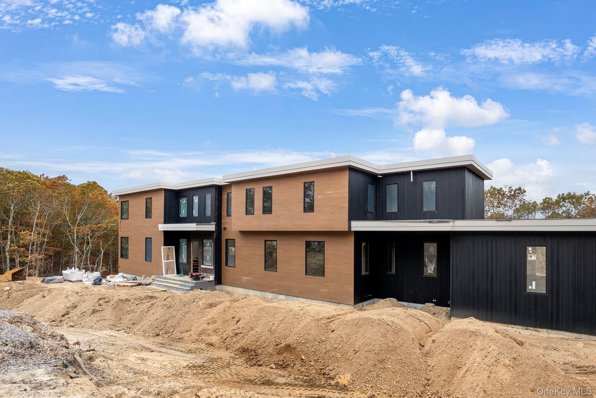 207 Middle Line Highway