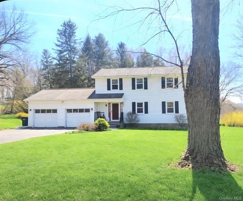 Homes For Sale - 16 Saddle Ridge Drive<br/> Dutchess County, Hopewell Junction, NY 12533