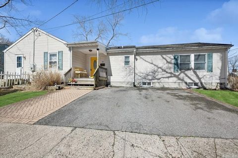 301 Laurel Road, Northport, NY 11768 - MLS#: 849876