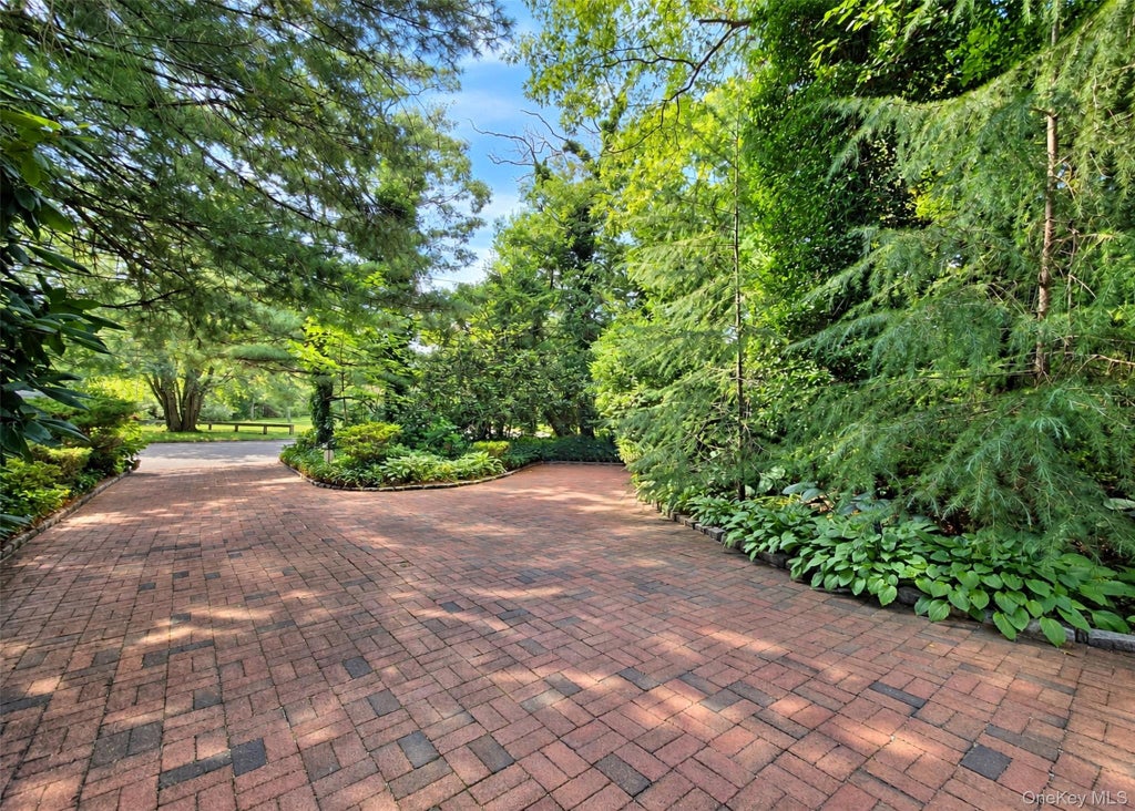 Photo of 259 Astor Drive, Sayville, NY 11782 (MLS # 1041895)