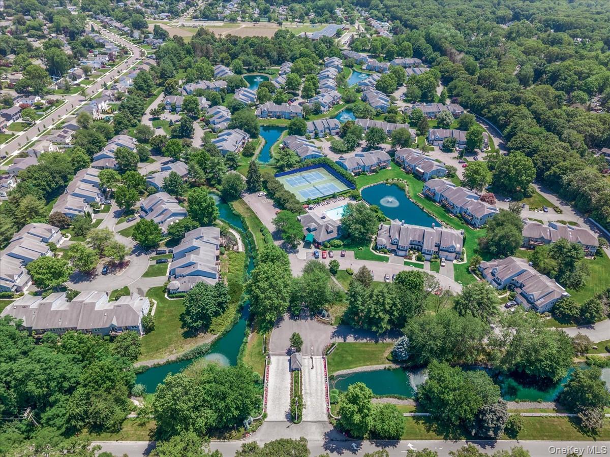 34 Lakebridge Drive S