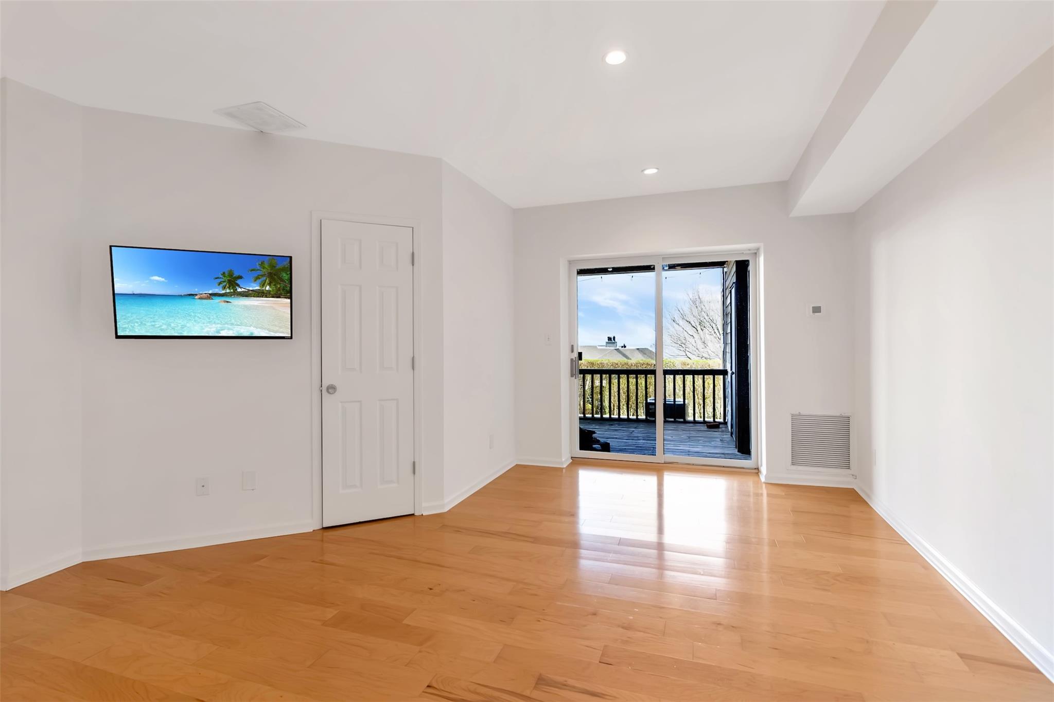 104 Fox Hill Drive, Baiting Hollow, New York image 14