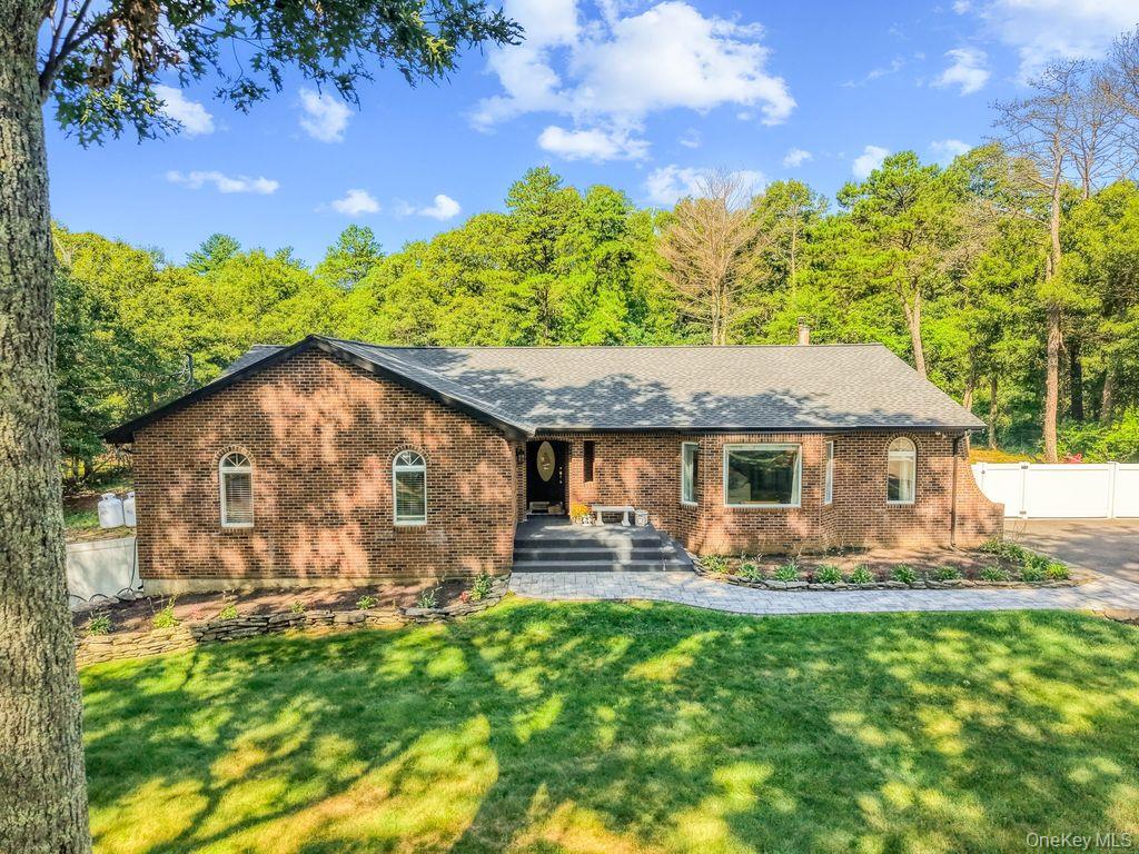 Photo of 24 Bauer Avenue, Manorville, NY 11949 (MLS # 1030838)