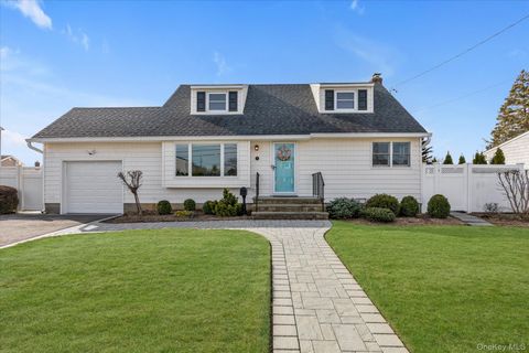 6 Birch Lane Massapequa Park NY 11762