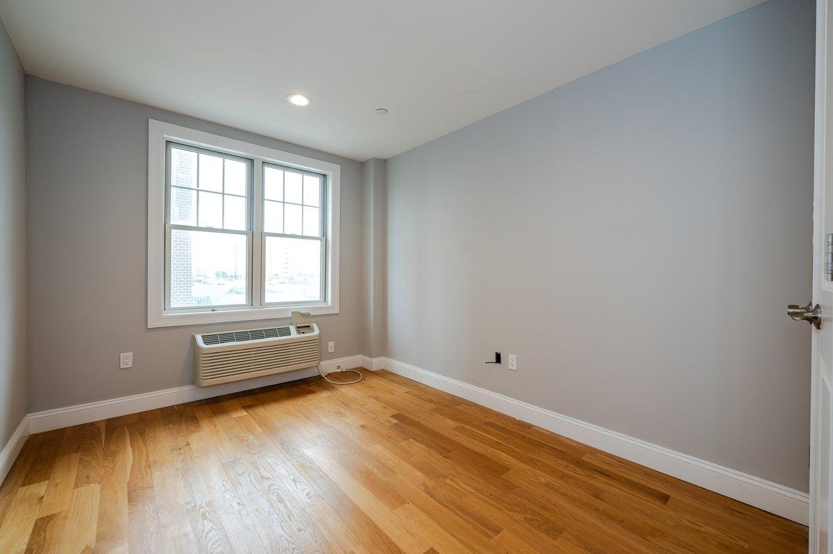 661 W Broadway #202, Long Beach, New York image 12