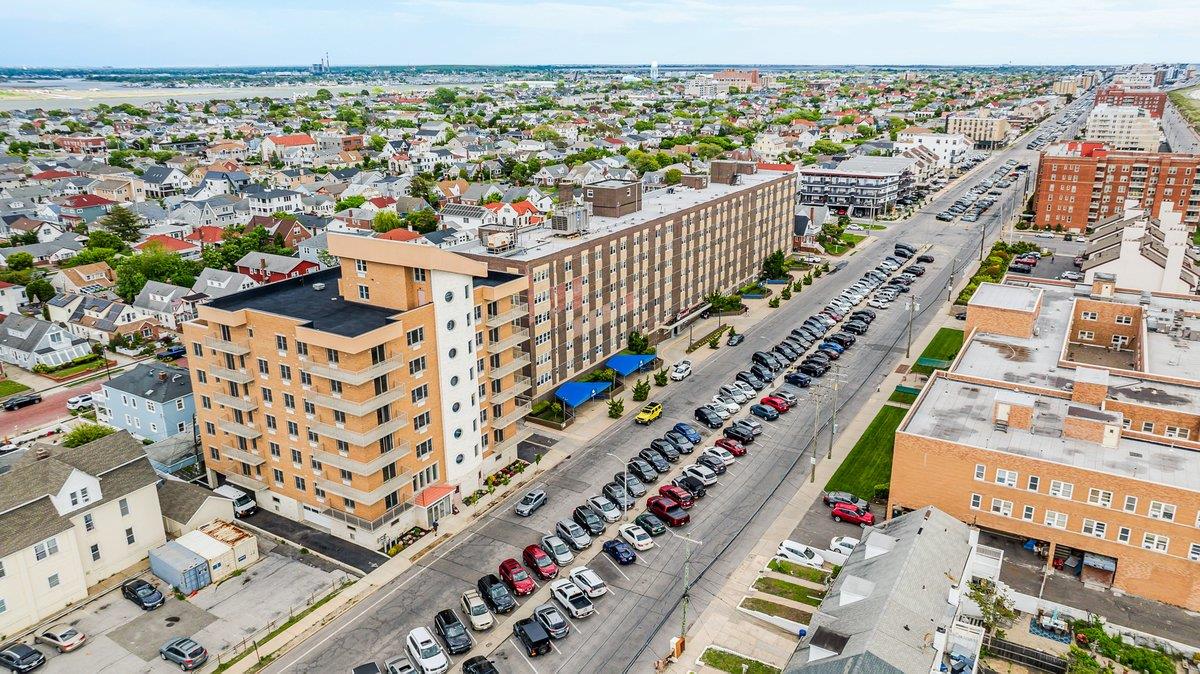 661 W Broadway #202, Long Beach, New York image 24