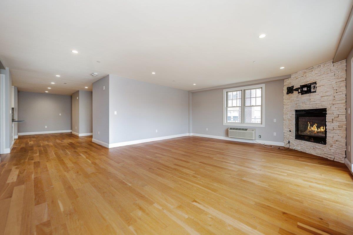 661 W Broadway #202, Long Beach, New York image 5