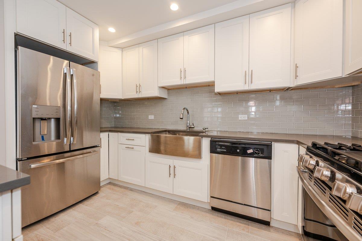 661 W Broadway #202, Long Beach, New York image 8