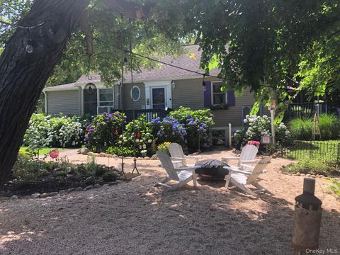 Photo of 70 Shell Road, Rocky Point, NY 11778 (MLS # 910631)