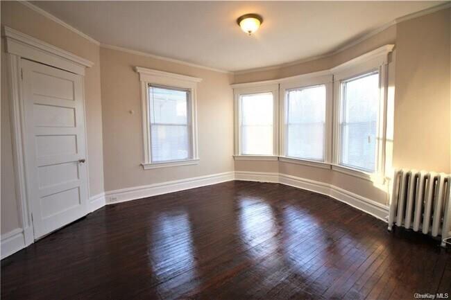 104 Sickles Ave