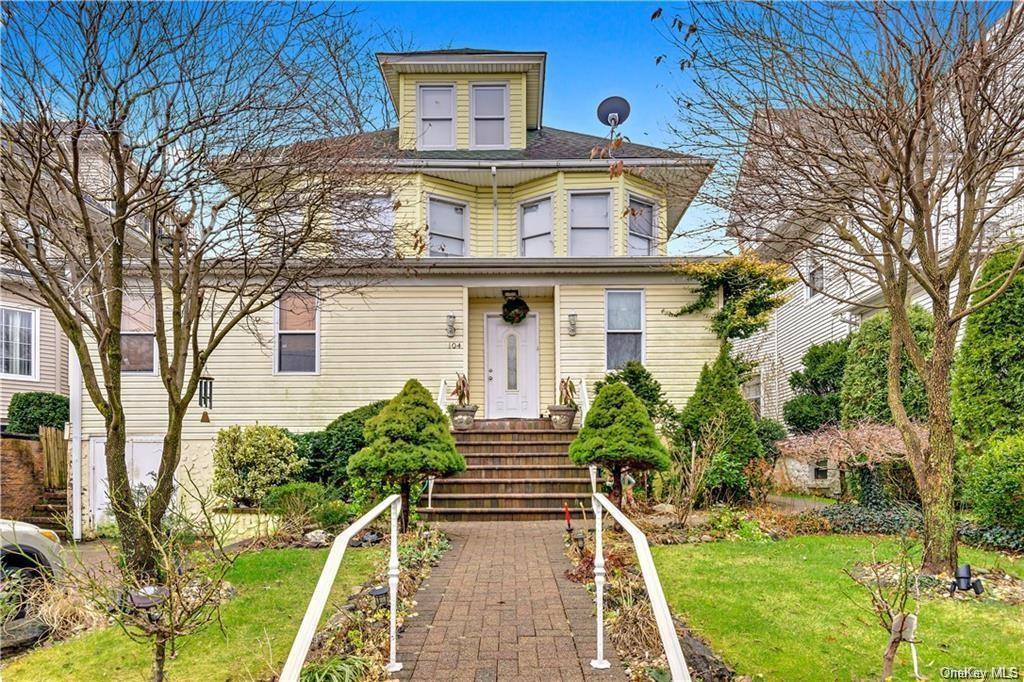 Sickles Ave Ave, New Rochelle, New York - 2 Bedrooms  
1 Bathrooms  
5 Rooms - 