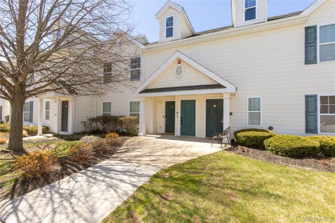 Condo For Sale - 28 Lorien Place #4<br/> Melville, NY 11747