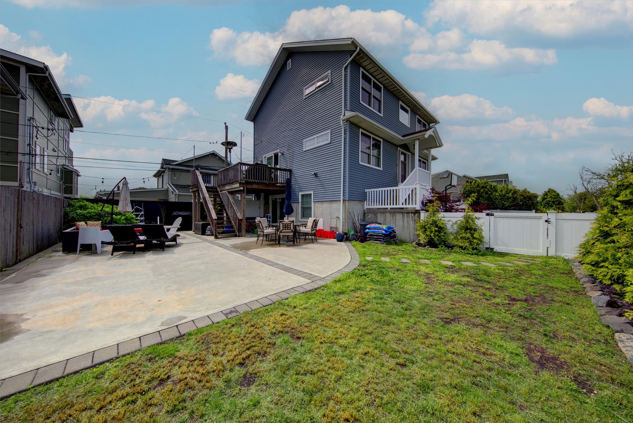 23 Farrell Street, Long Beach, New York image 26