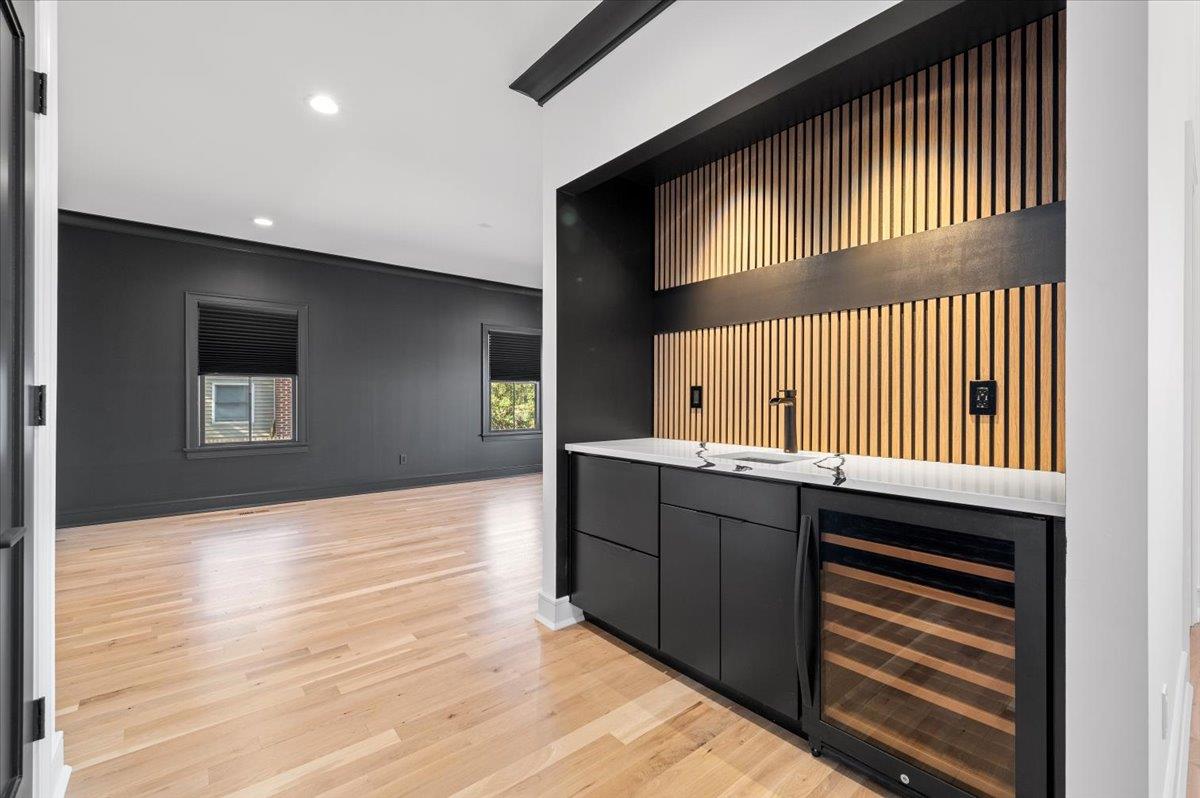 Huntington, New York 11746, United States, 4 Bedrooms Bedrooms, ,3 BathroomsBathrooms,Residential,Active,86865