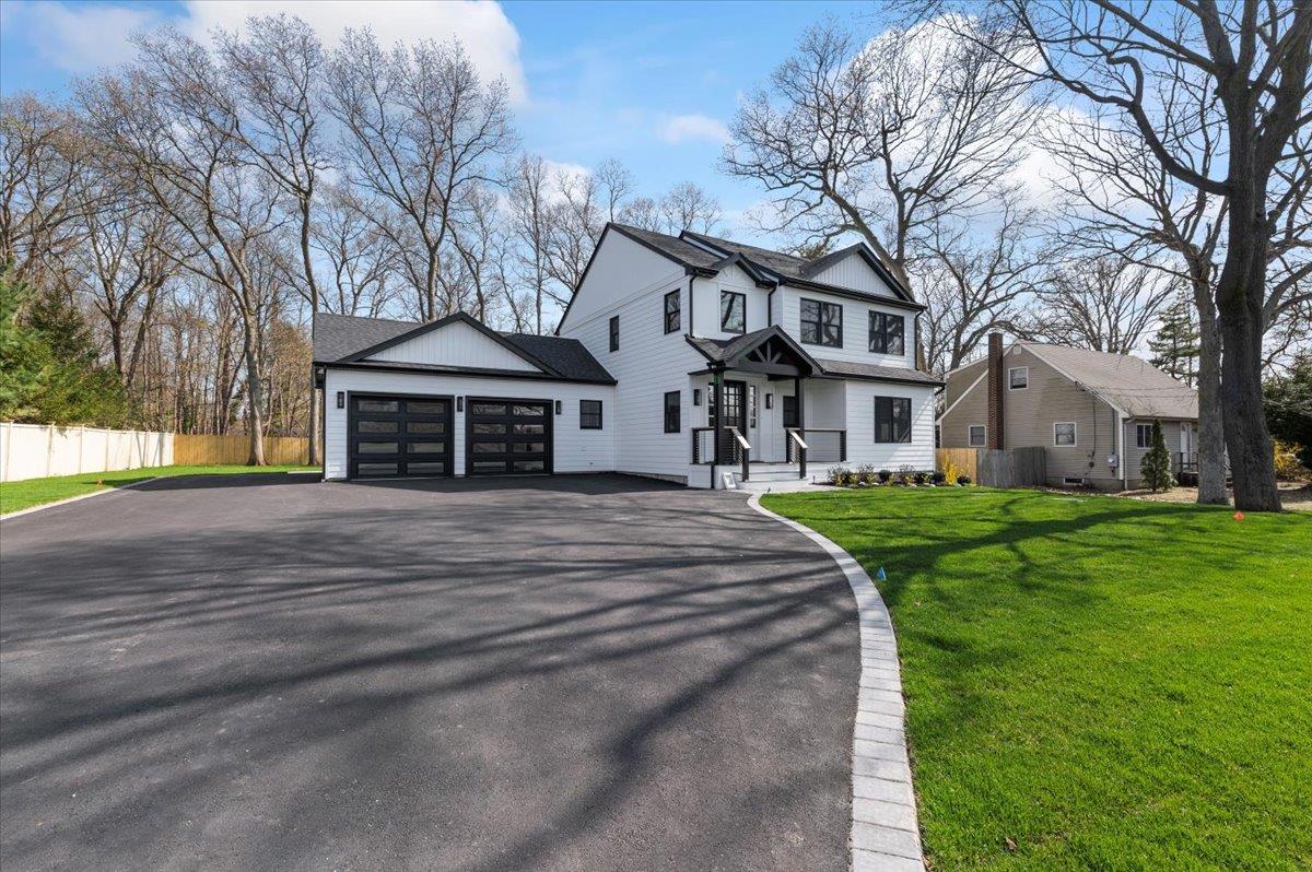 Huntington, New York 11746, United States, 4 Bedrooms Bedrooms, ,3 BathroomsBathrooms,Residential,Active,86865