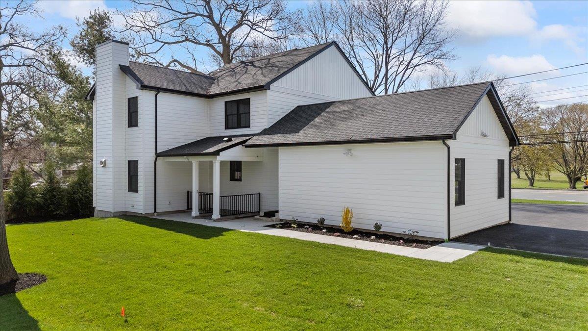 Huntington, New York 11746, United States, 4 Bedrooms Bedrooms, ,3 BathroomsBathrooms,Residential,Active,86865