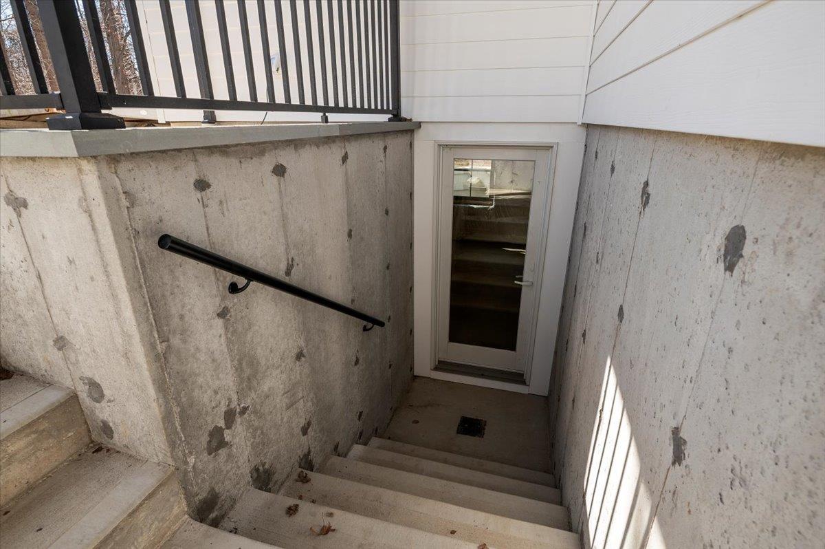 Huntington, New York 11746, United States, 4 Bedrooms Bedrooms, ,3 BathroomsBathrooms,Residential,Active,86865