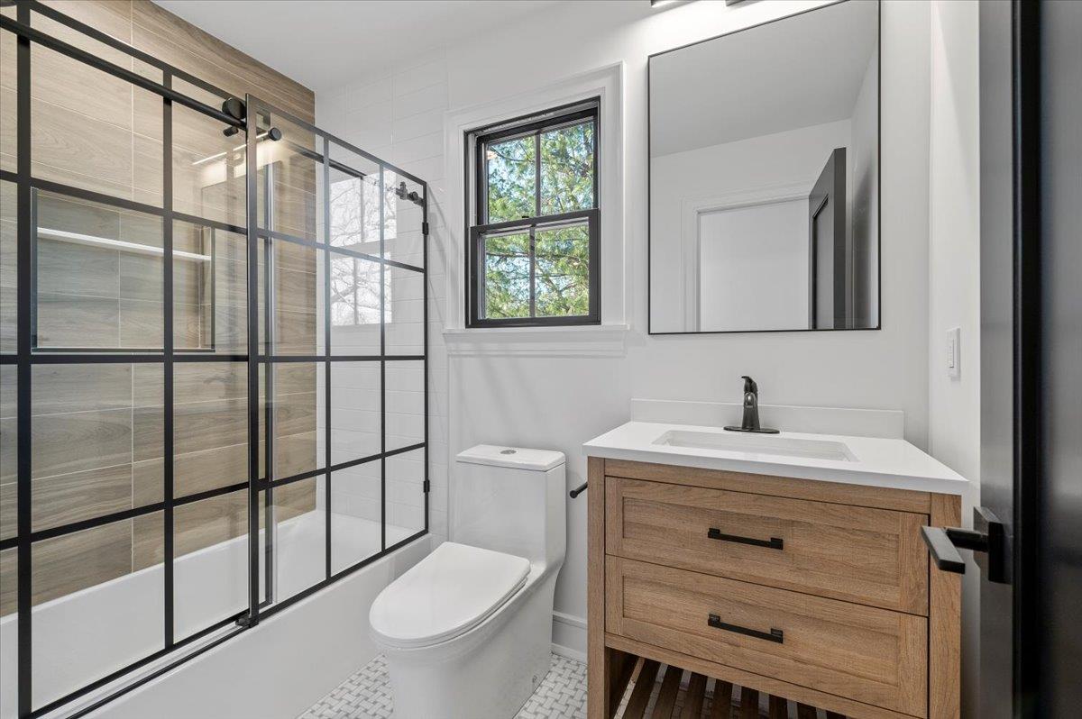 Huntington, New York 11746, United States, 4 Bedrooms Bedrooms, ,3 BathroomsBathrooms,Residential,Active,86865