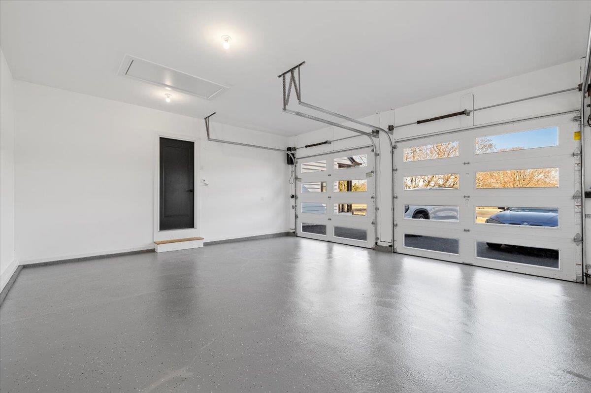 Huntington, New York 11746, United States, 4 Bedrooms Bedrooms, ,3 BathroomsBathrooms,Residential,Active,86865