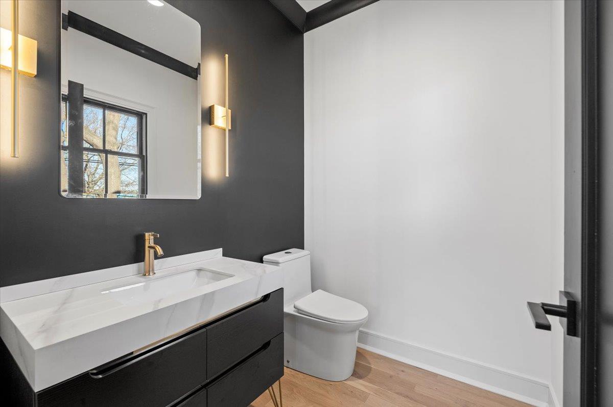 Huntington, New York 11746, United States, 4 Bedrooms Bedrooms, ,3 BathroomsBathrooms,Residential,Active,86865