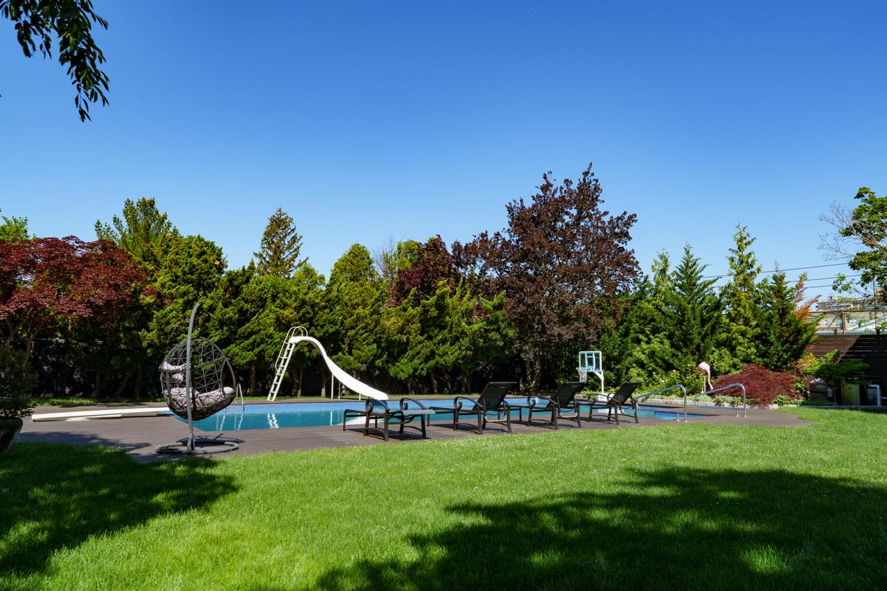 2420 Little Neck Boulevard, Bayside, New York image 33