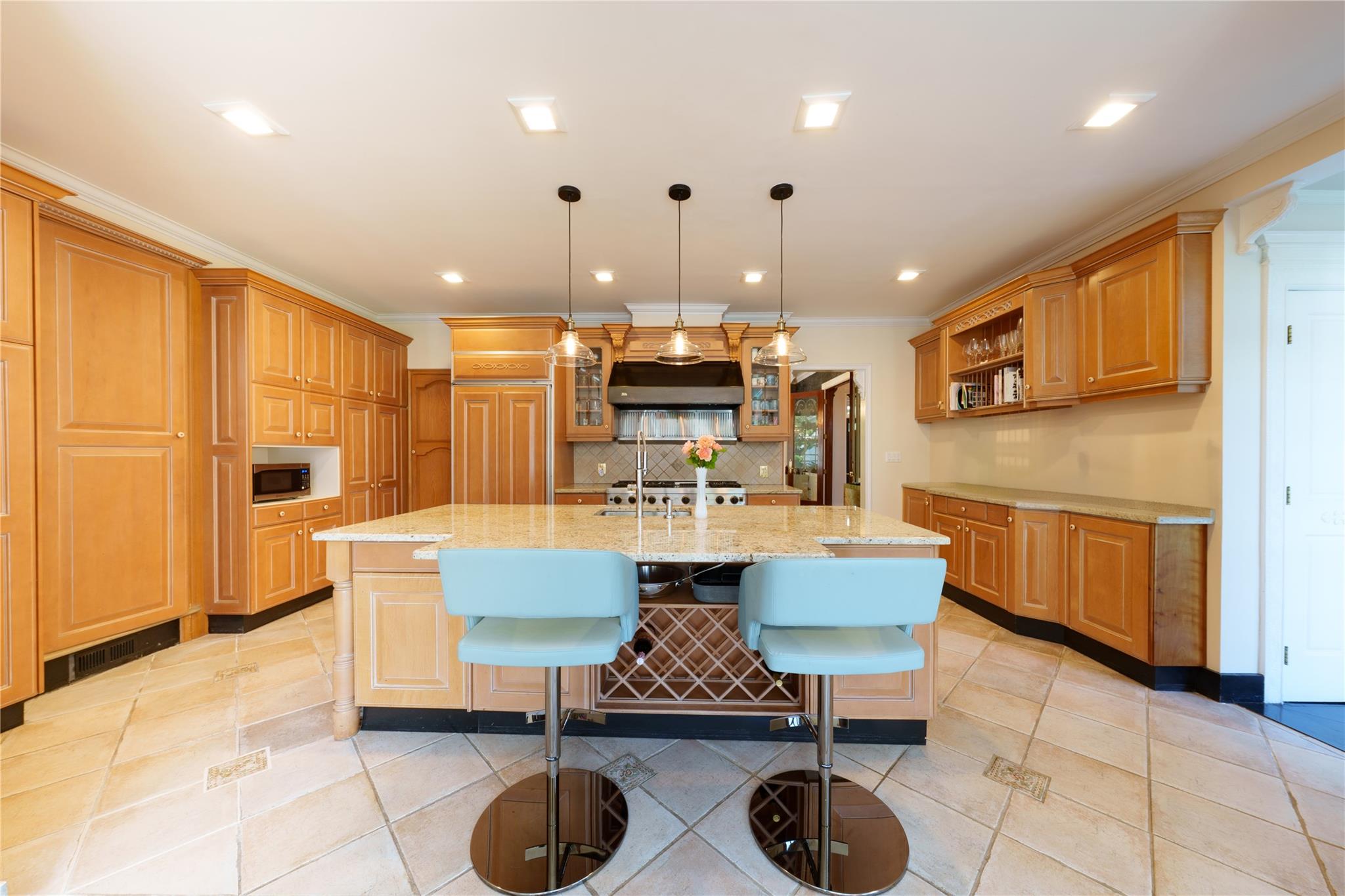 2420 Little Neck Boulevard, Bayside, New York image 9