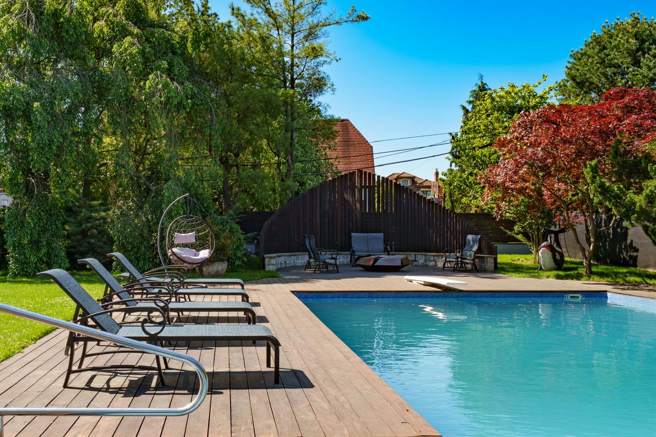 2420 Little Neck Boulevard, Bayside, New York image 31