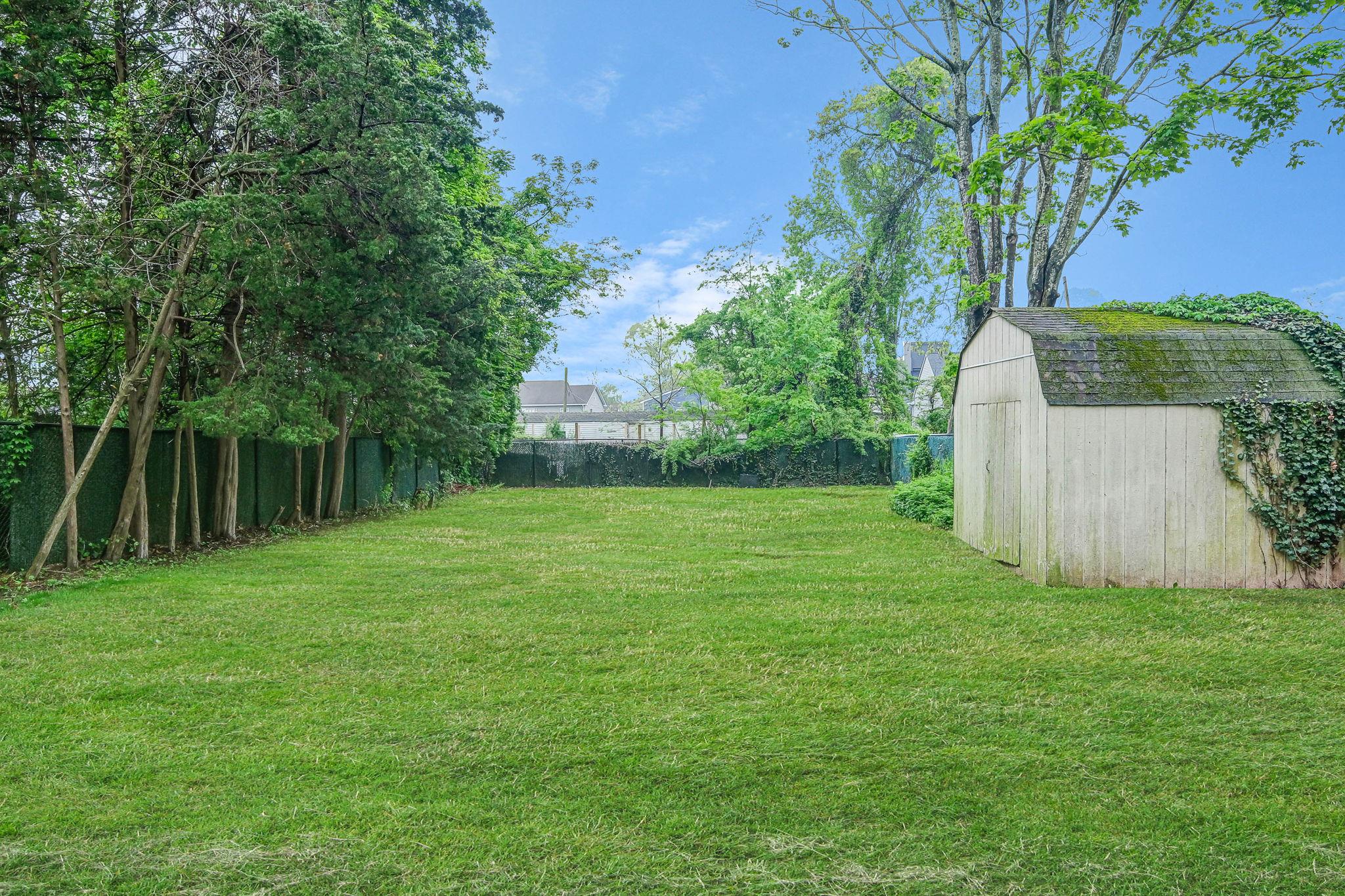 122 Eleanor Avenue, Mastic, New York image 24
