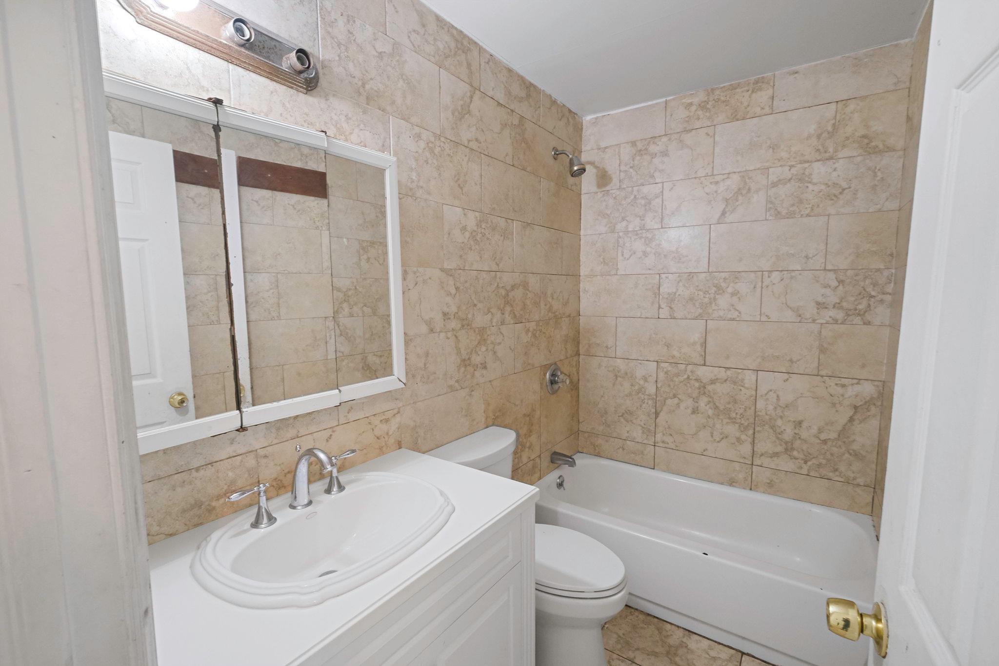 122 Eleanor Avenue, Mastic, New York image 15