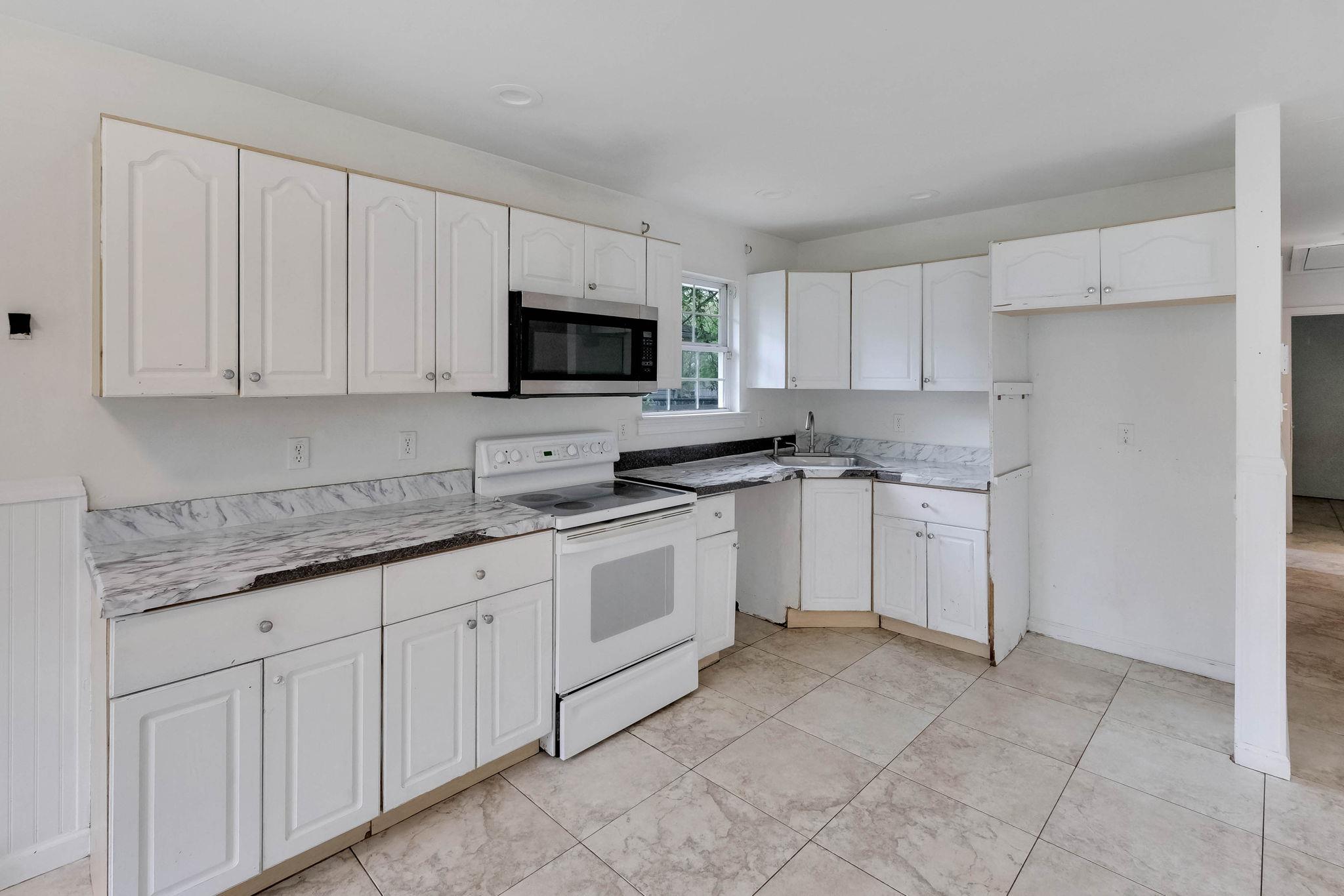 122 Eleanor Avenue, Mastic, New York image 13