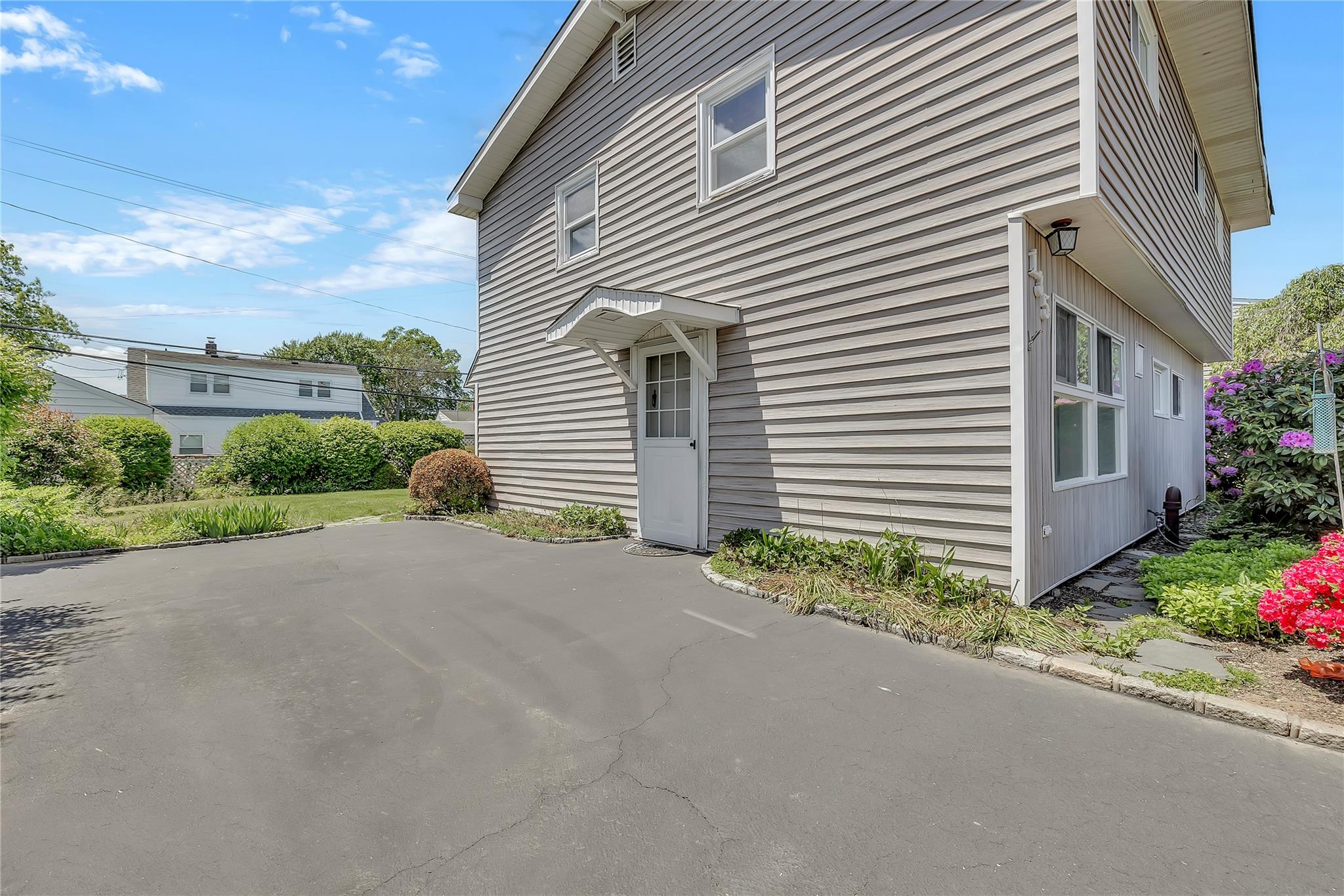 135 Sunrise Lane, Levittown, New York image 4