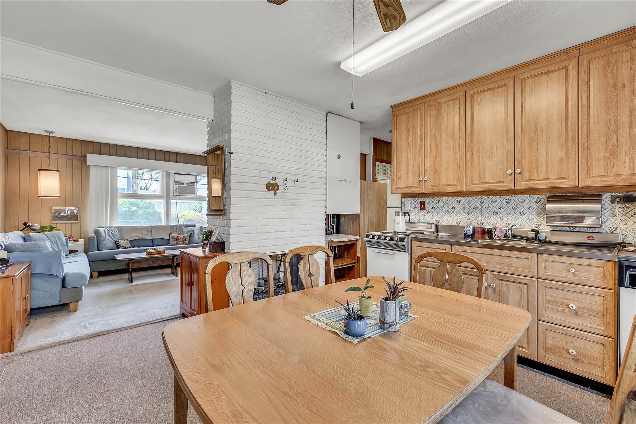 135 Sunrise Lane, Levittown, New York image 8