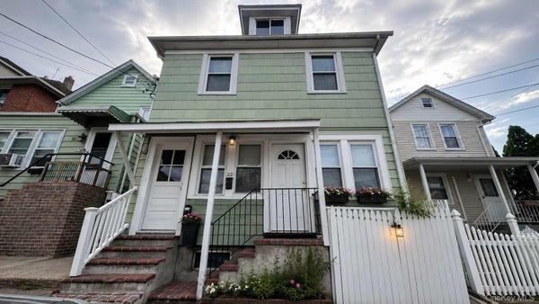 22 FORD ST # 2, GLEN COVE, NY 11542 - Image d7878af92b4e8891b8eea7eee8347fda/2204821774