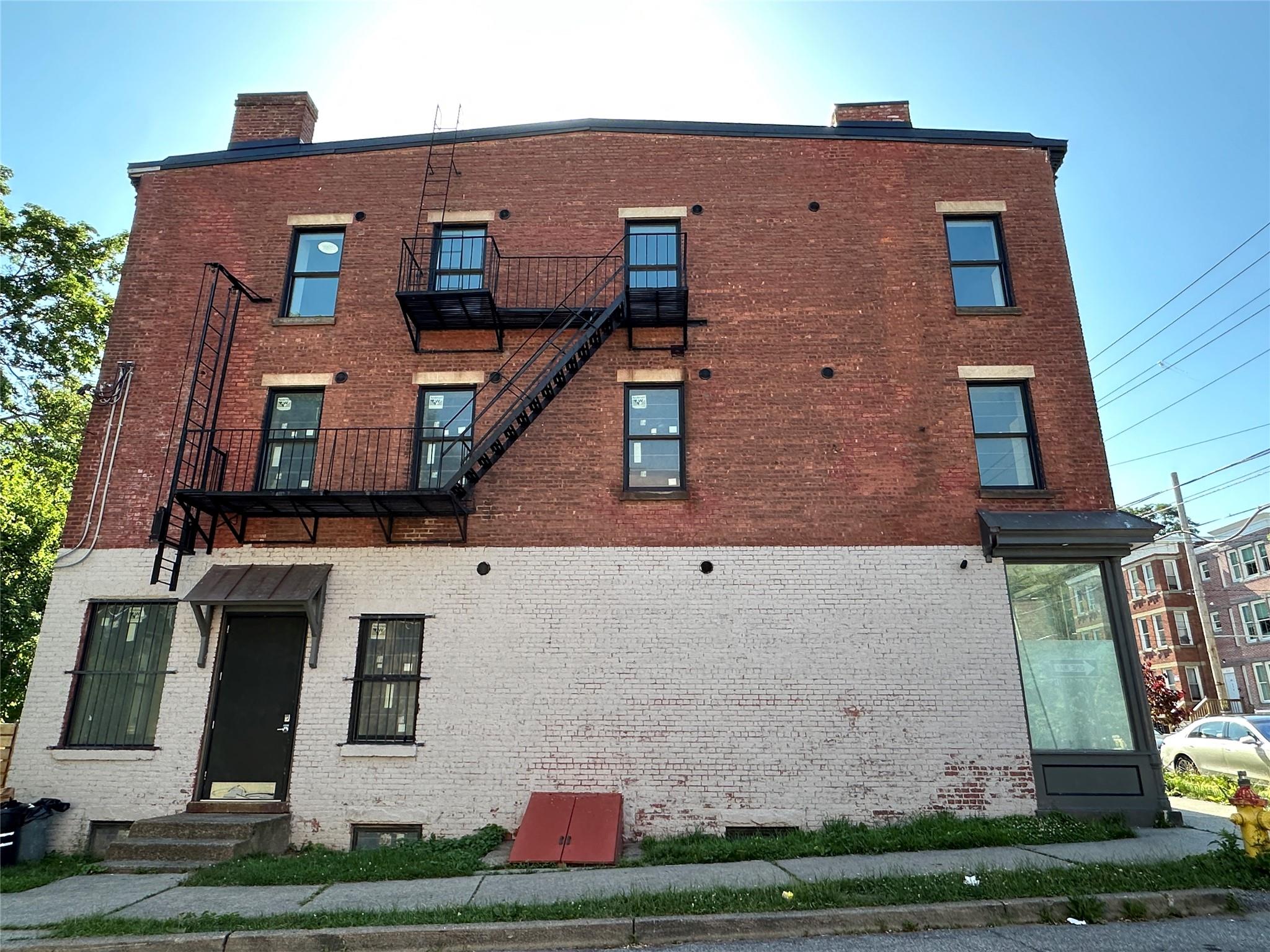 199 South Street Storefront