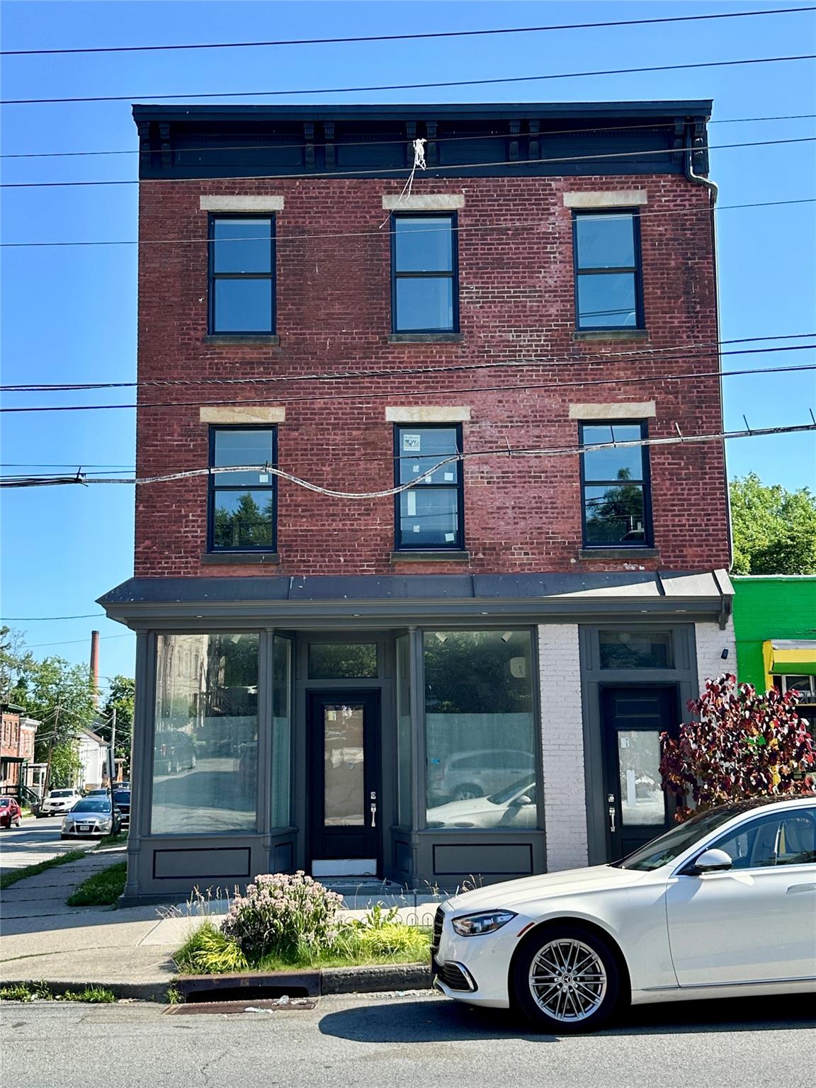 199 South Street Storefront
