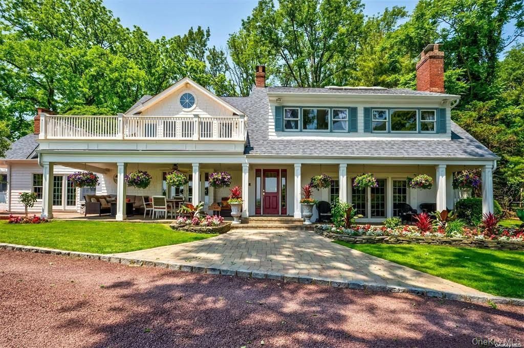 Photo of 16 Beach Road, Northport, NY 11768 (MLS # 980575)