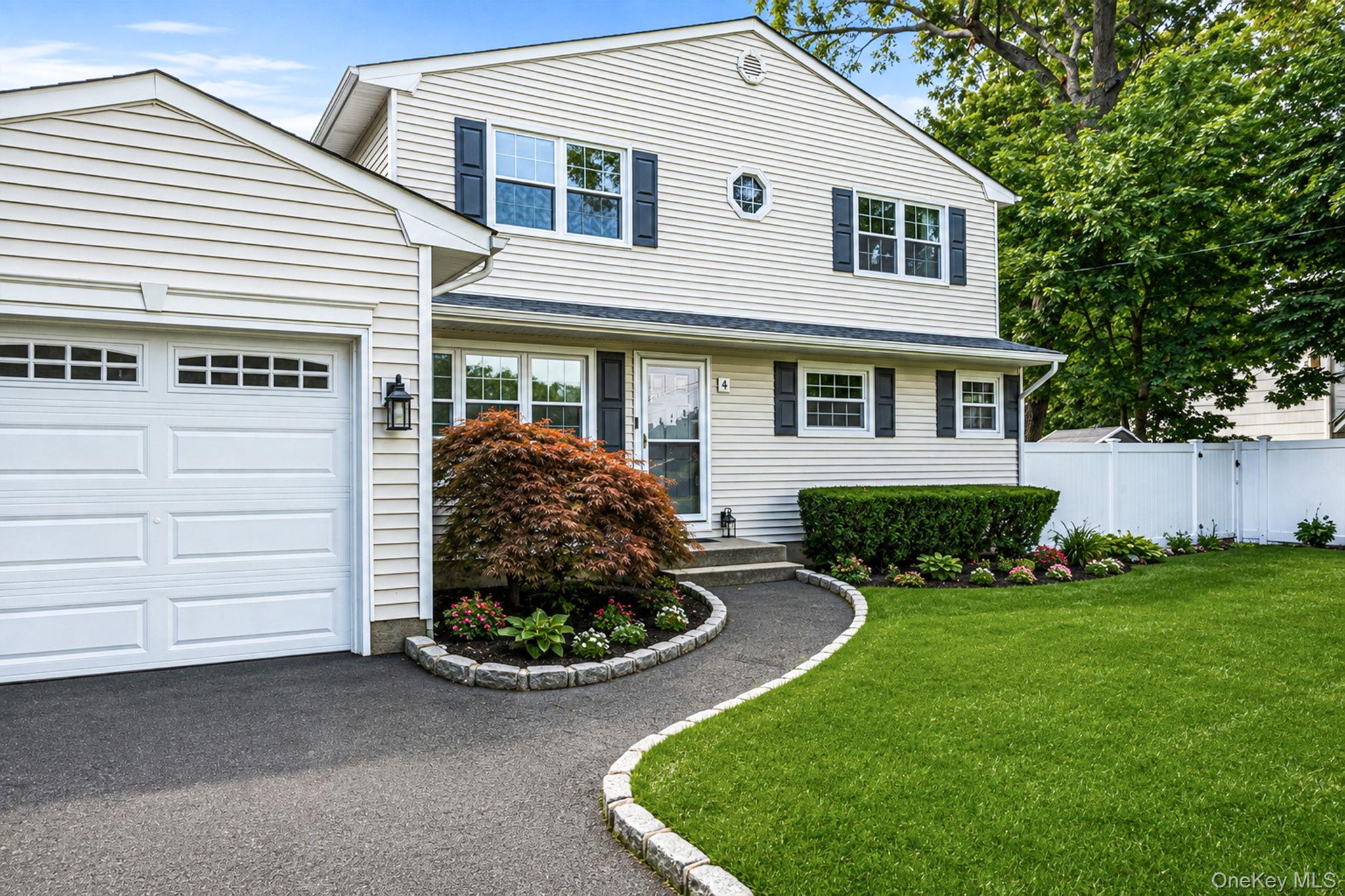 86 Creighton Avenue