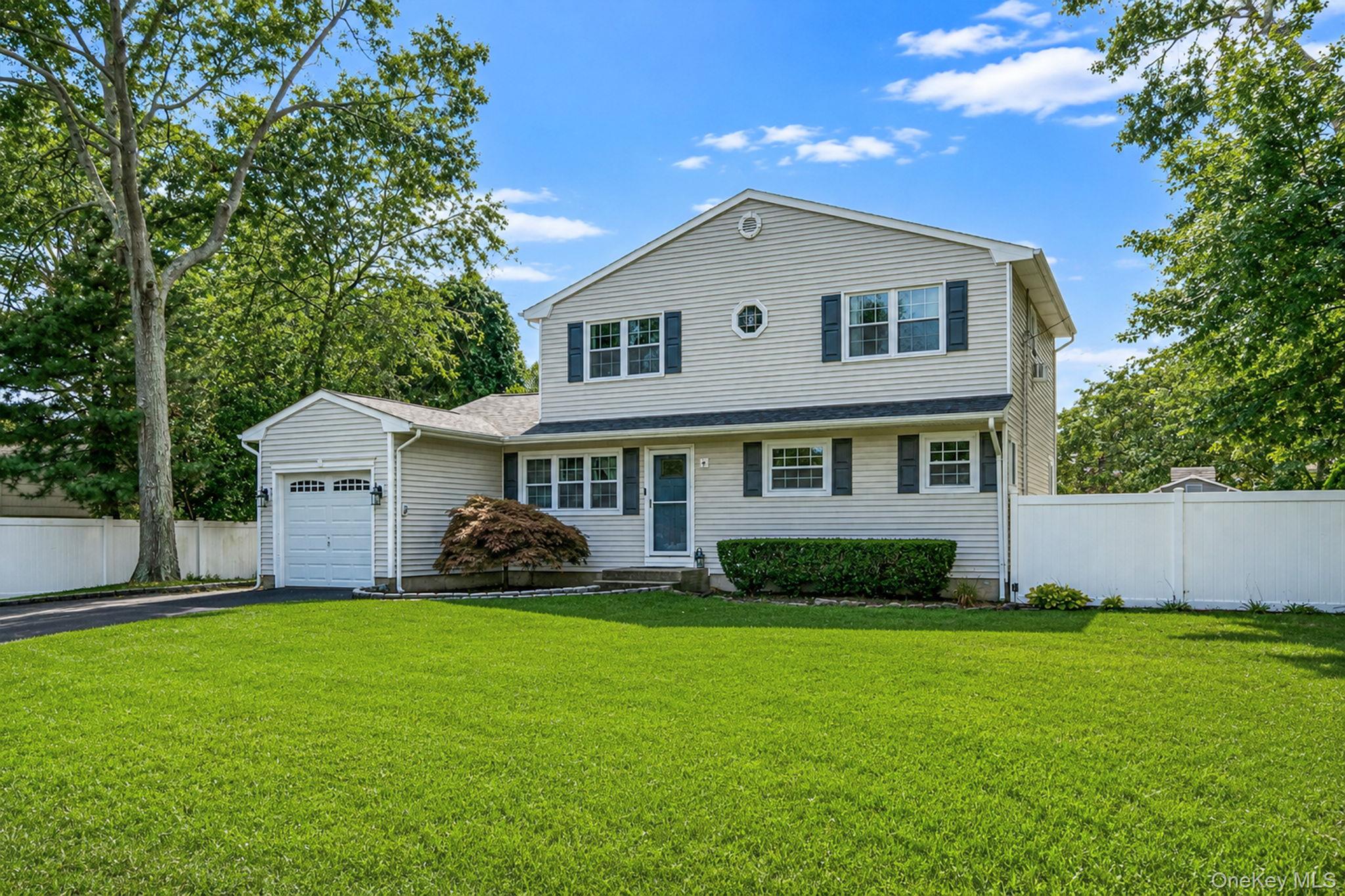 86 Creighton Avenue
